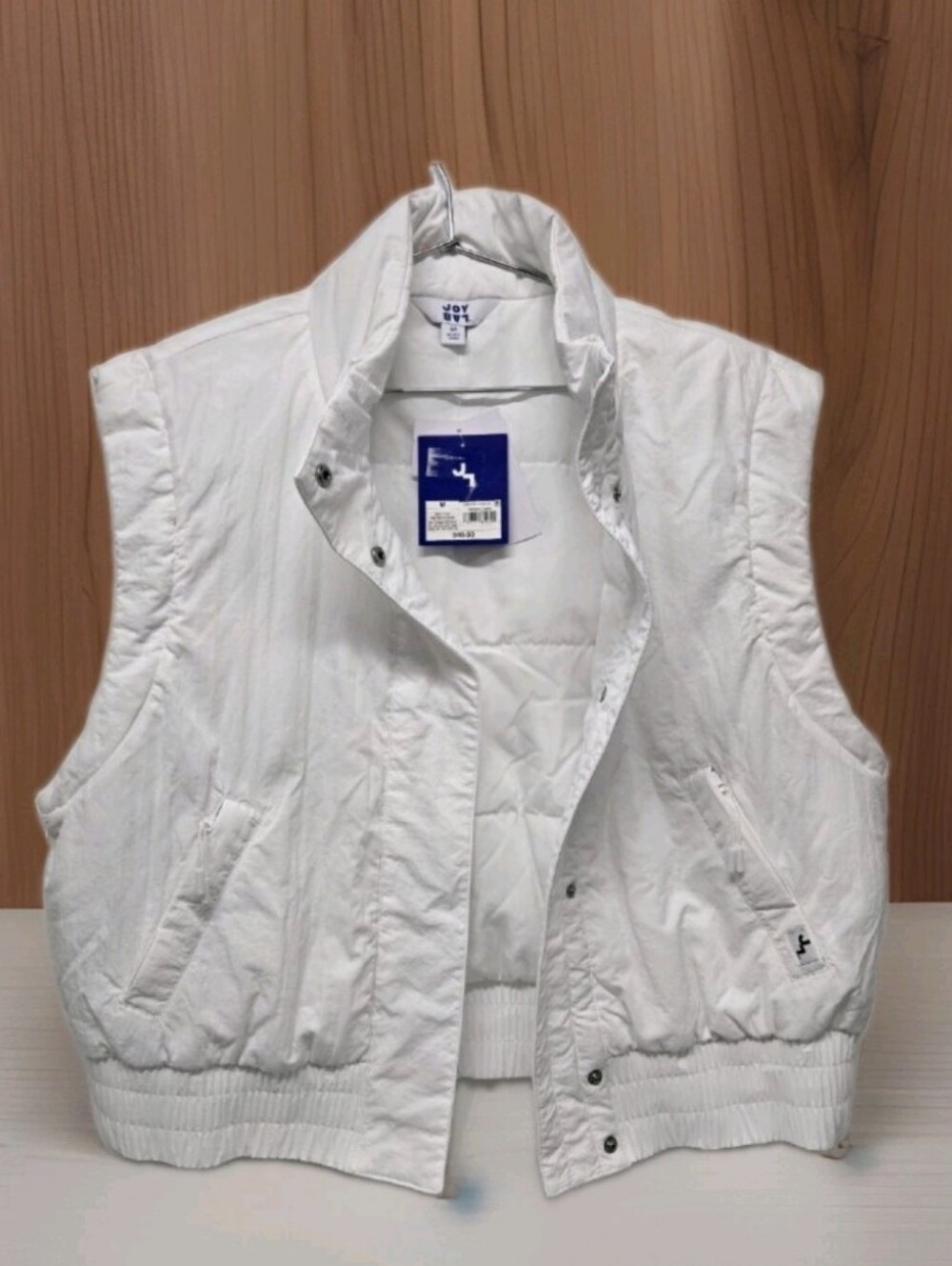 NWT PUFFER VEST CROPPED FIT WITH SIDE POCKETS WOMENS SIZE MEDIUM